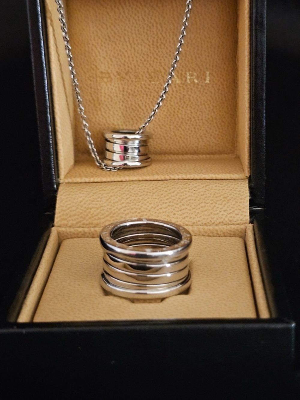 Bulgari B.zero1 18K white gold in original box Authentic preloved - Picture 13 of 14
